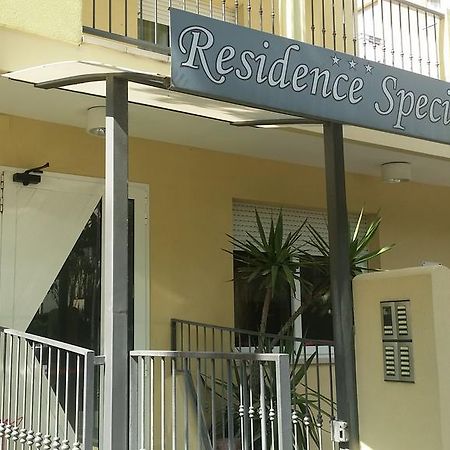 Residence Special Ріміні Екстер'єр фото